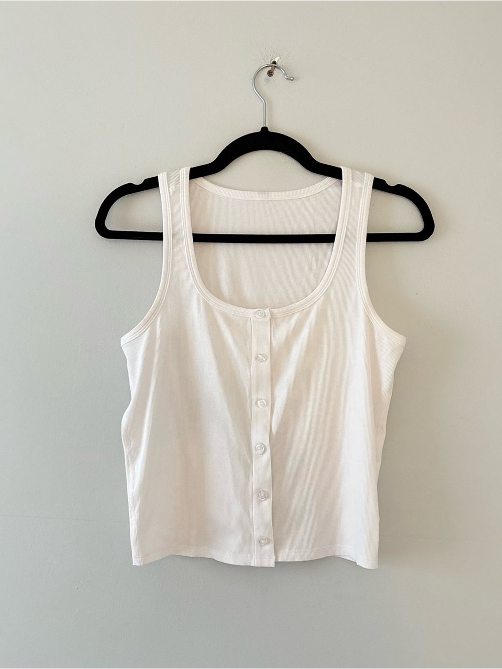 Vuori Ribbed Knit Tank Top Sleeveless Scoop Neck Formfitting Stretch White